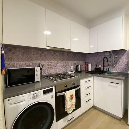 Artistic Digital Getaway - Patio & Great Location! Apartment Lisboa Ngoại thất bức ảnh