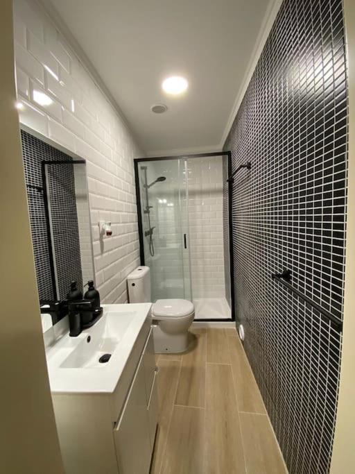 Artistic Digital Getaway - Patio & Great Location! Apartment Lisboa Ngoại thất bức ảnh