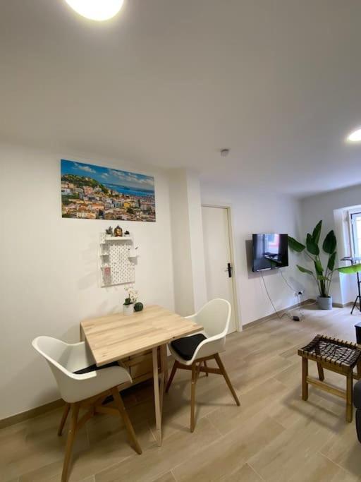 Artistic Digital Getaway - Patio & Great Location! Apartment Lisboa Ngoại thất bức ảnh