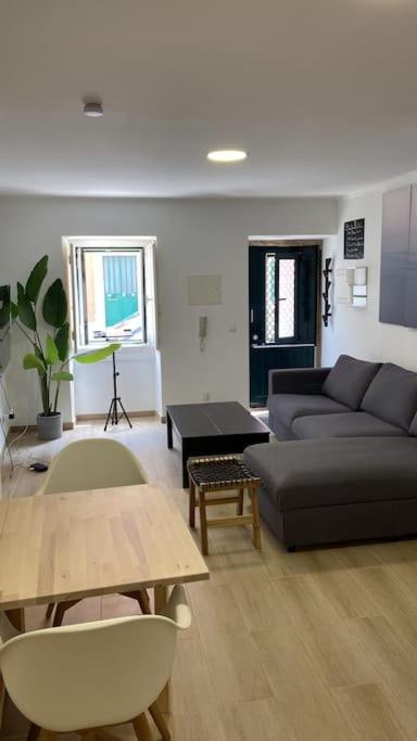 Artistic Digital Getaway - Patio & Great Location! Apartment Lisboa Ngoại thất bức ảnh